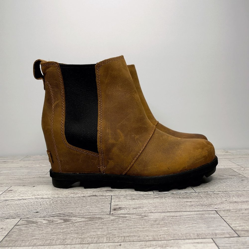 SOREL Joan of Arctic Wedge II Chelsea (Tan)